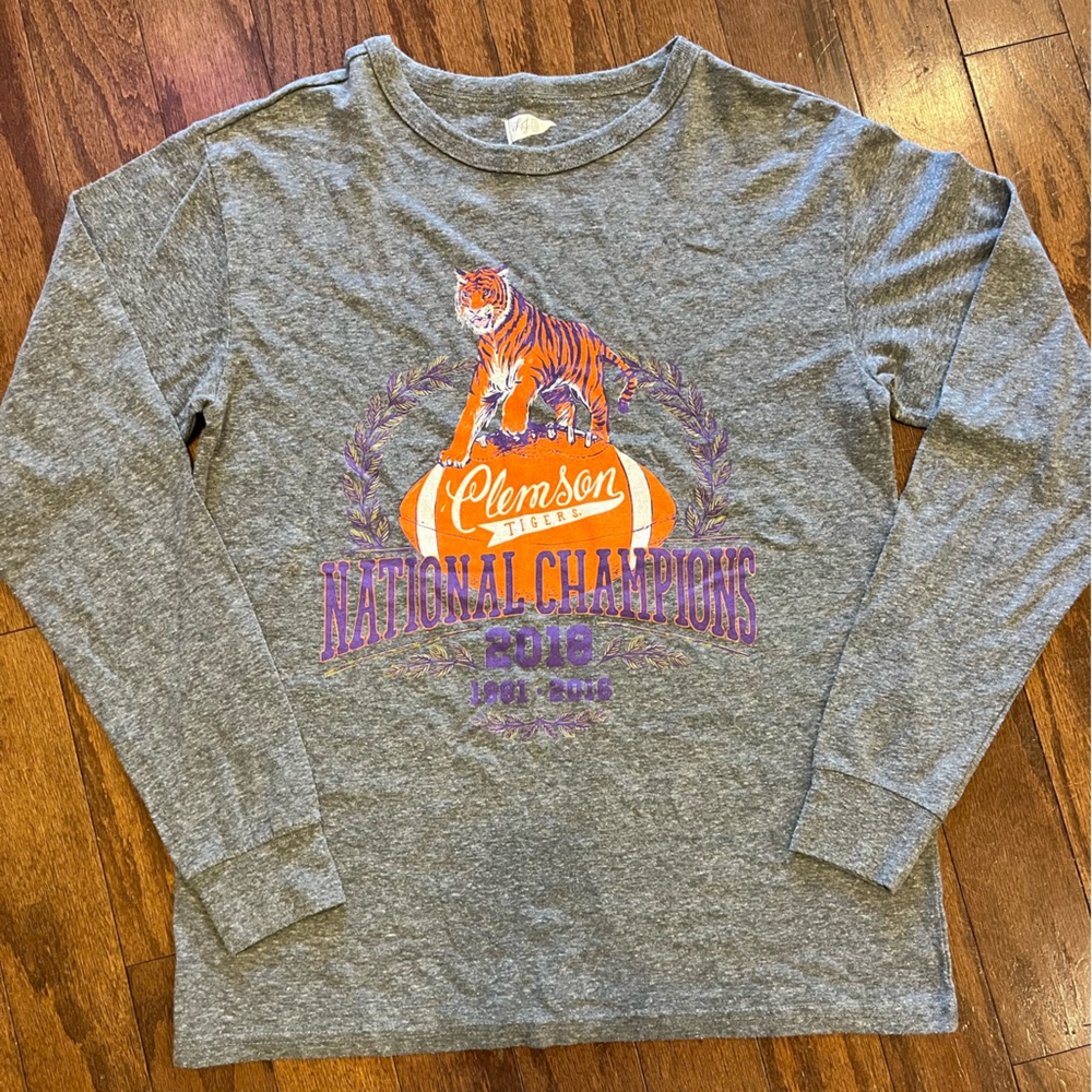 Women's Clemson Tigers shirt